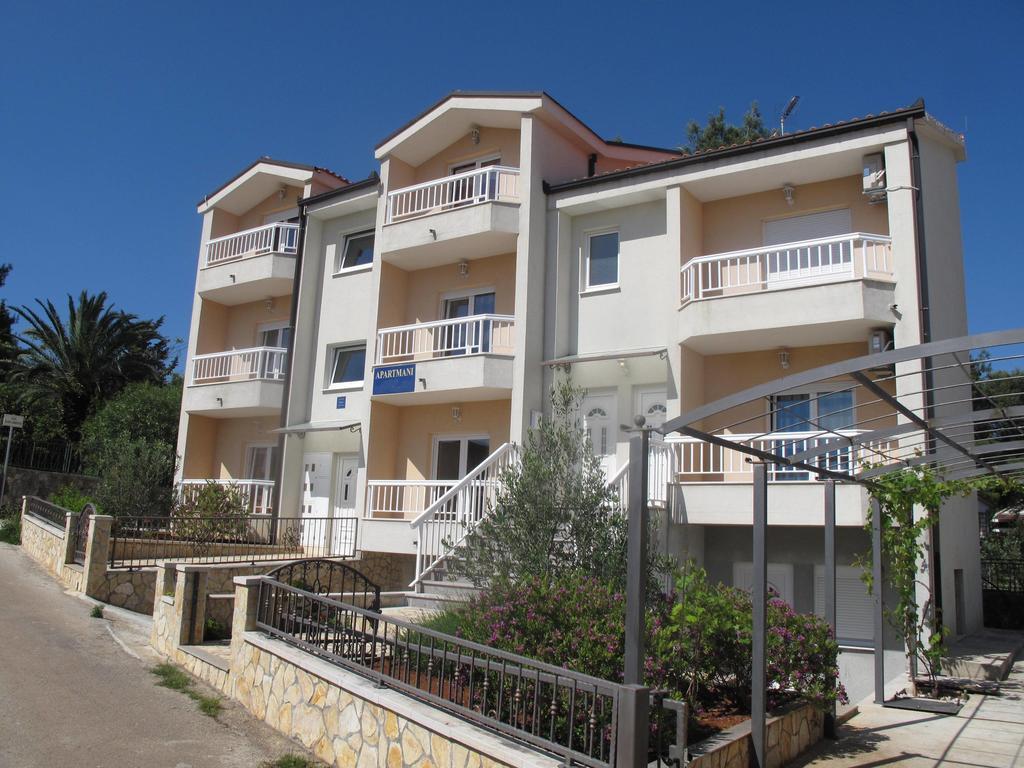 Apartments Mia Stari Grad  Bagian luar foto