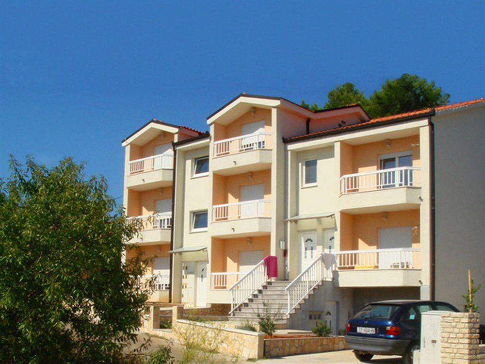 Apartments Mia Stari Grad  Bagian luar foto